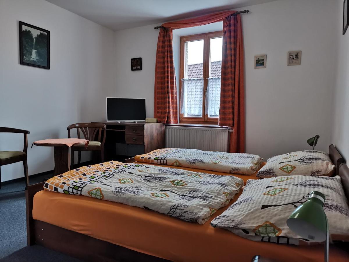 Penzion Pod Zámkem Zruc nad Sazavou Exterior foto